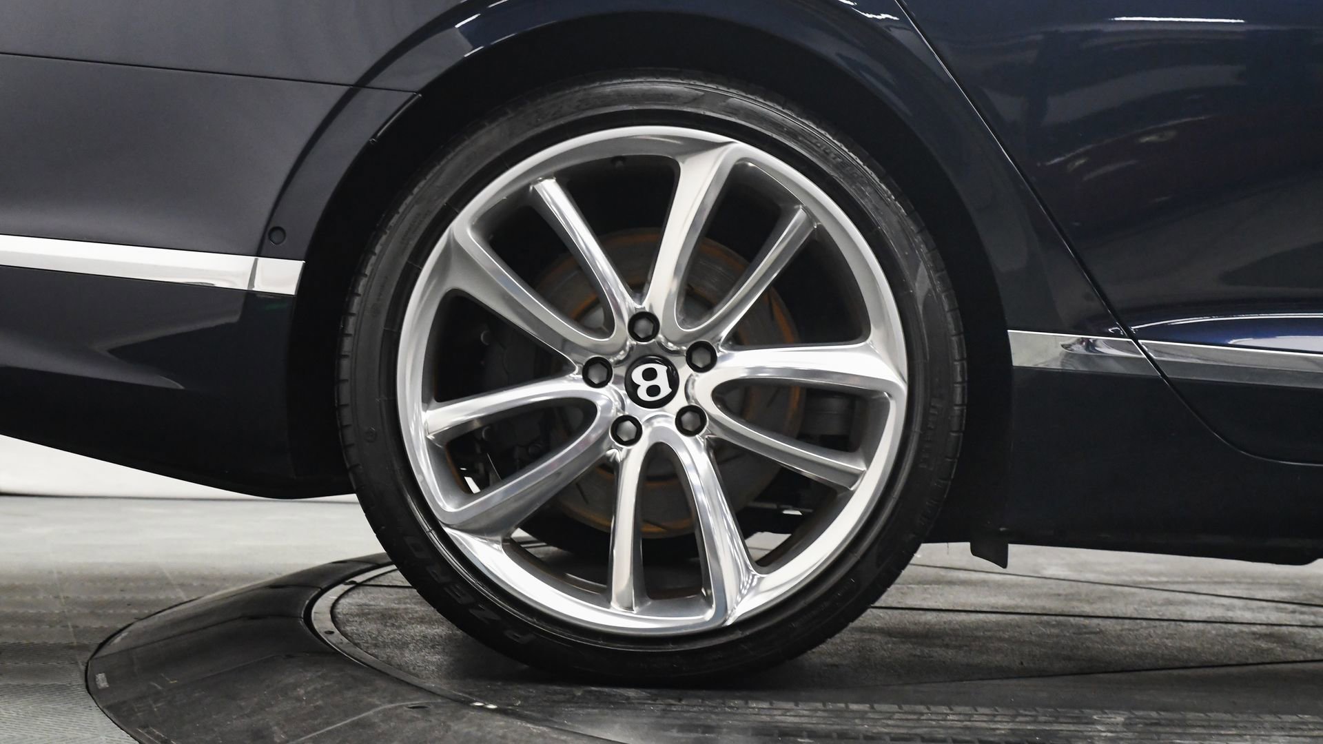 Certified 2024 Bentley Flying Spur Mulliner image 33