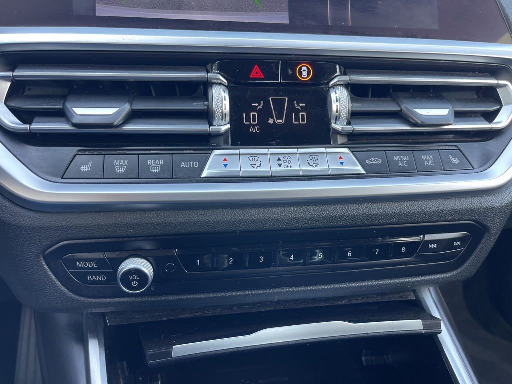 Used 2021 BMW 330i xDrive Sedan w/ Convenience Package image 11