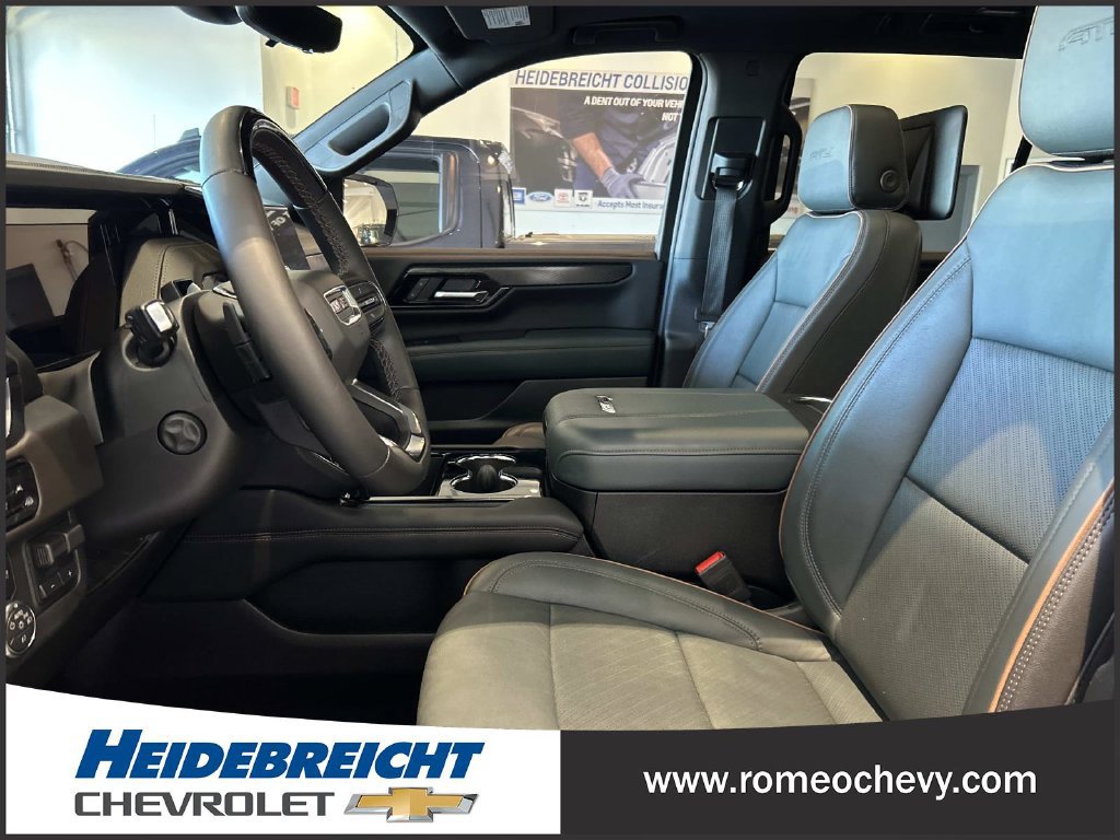 Used 2025 GMC Yukon AT4 w/ AT4 Premium Plus Package AWD/4WD image 13