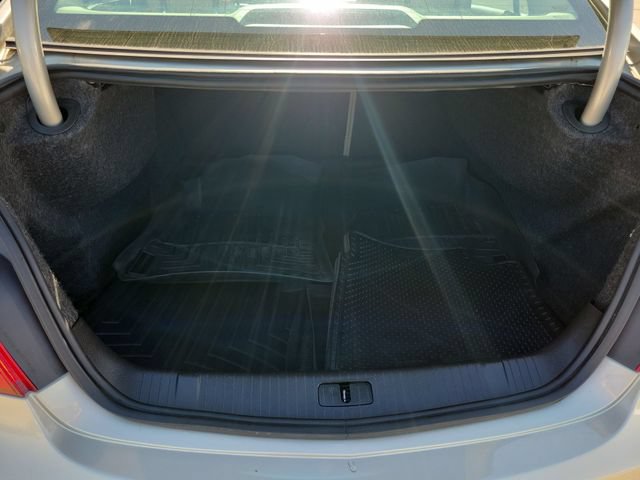Used 2015 Buick LaCrosse FWD image 32