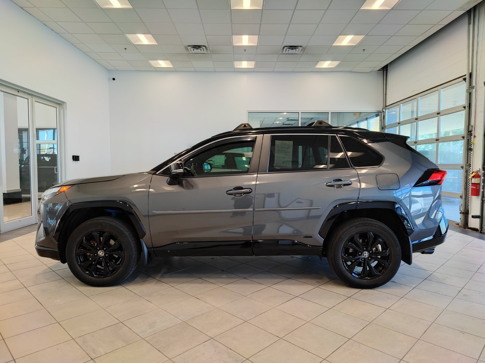 Used 2024 Toyota RAV4 XSE w/ Weather Package AWD/4WD image 6