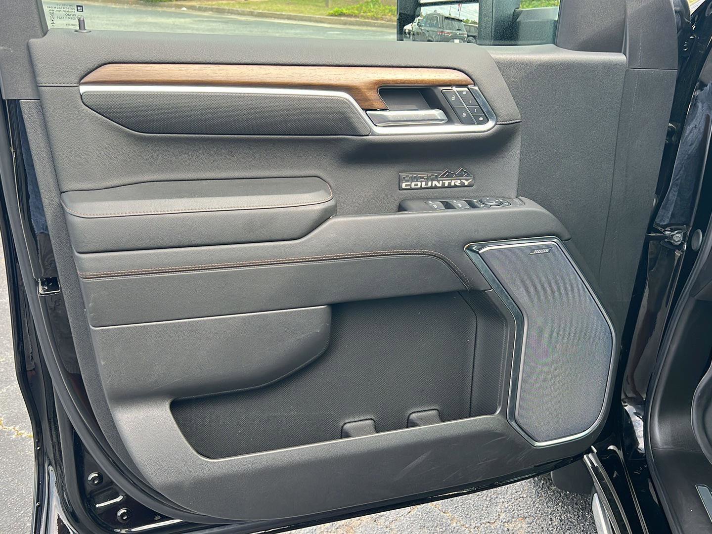 Used 2024 Chevrolet Silverado 1500 High Country w/ High Country Premium Package image 17