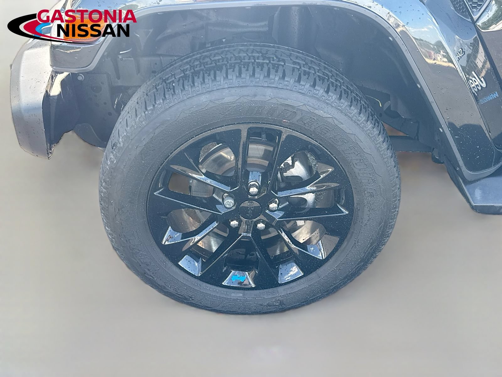 Used 2023 Jeep Wrangler Unlimited Sahara w/ Cold Weather Group AWD/4WD image 41