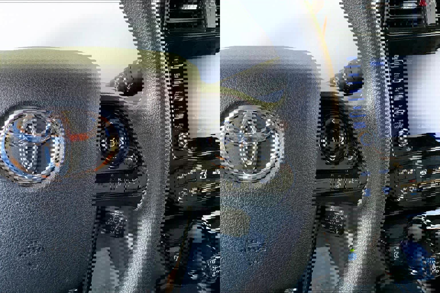 Used 2022 Toyota Prius L Eco image 25