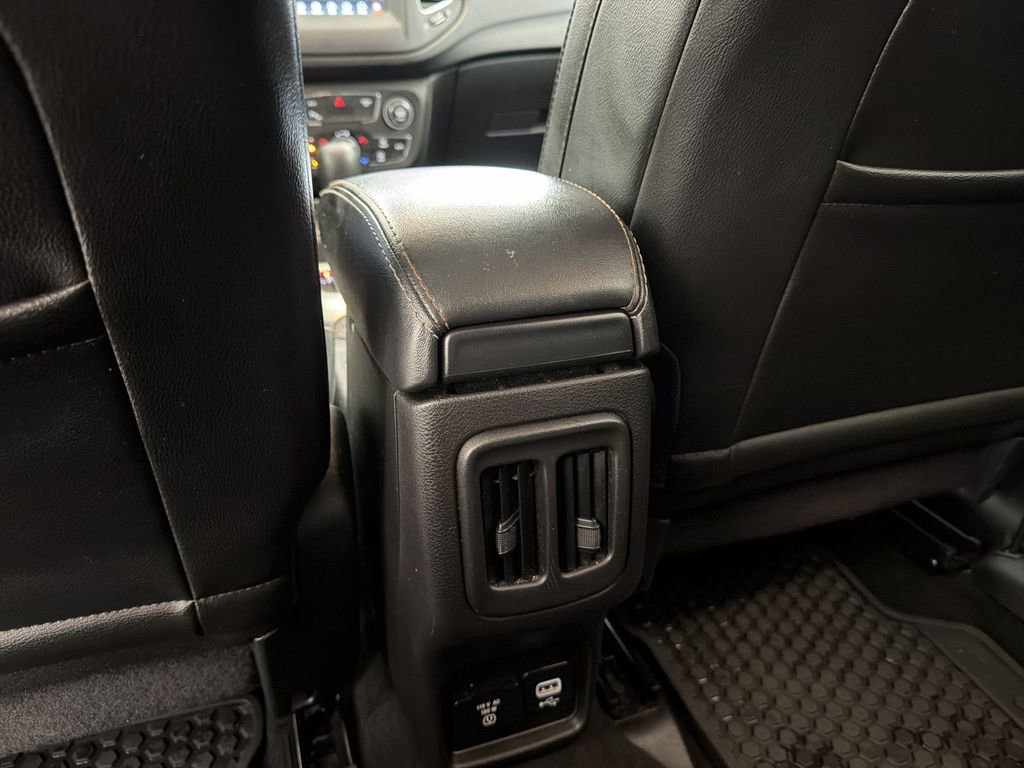 Used 2019 Jeep Compass Latitude w/ Cold Weather Group FWD image 22