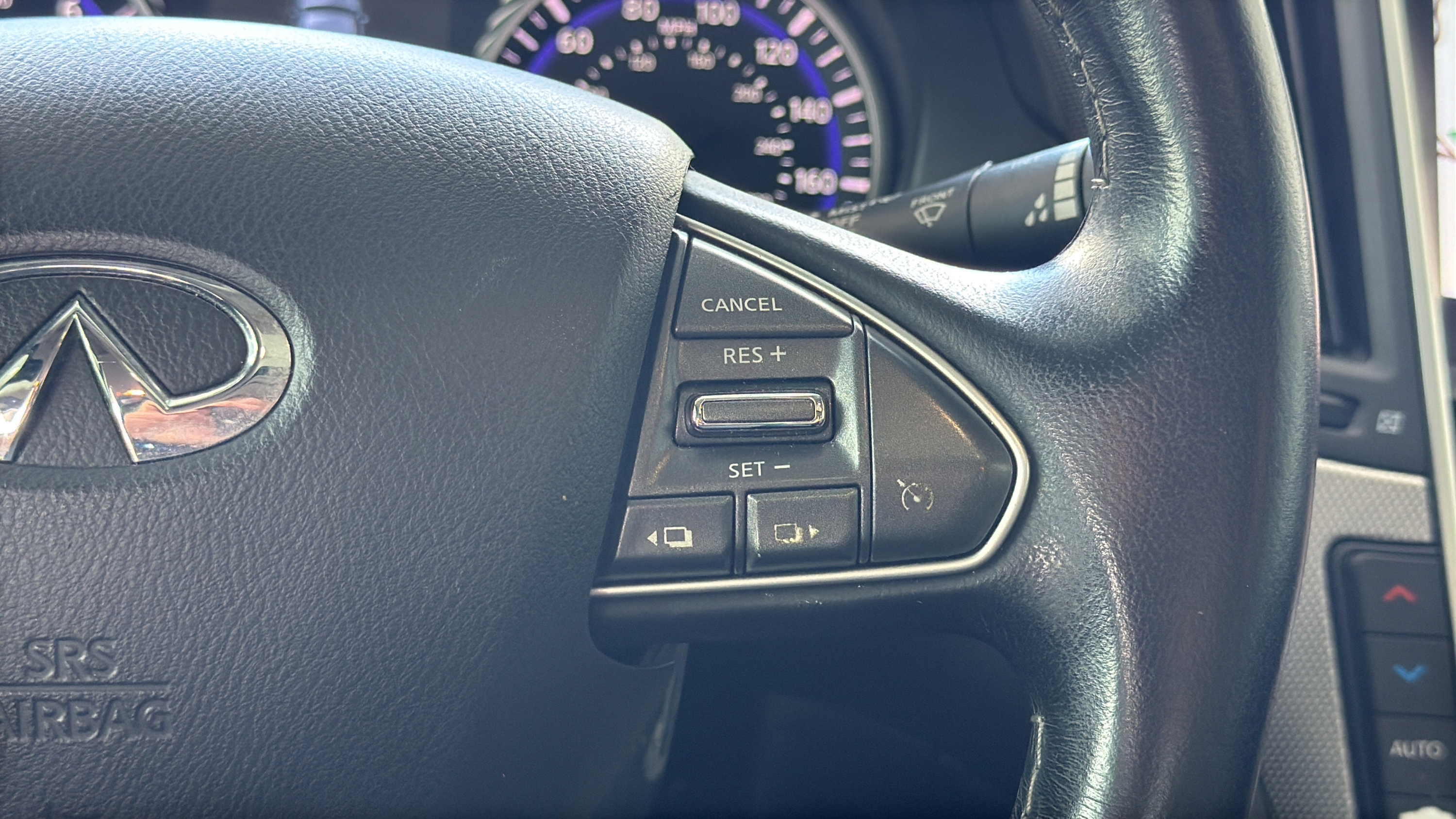 Used 2015 INFINITI Q50 Premium w/ Navigation Package RWD image 28