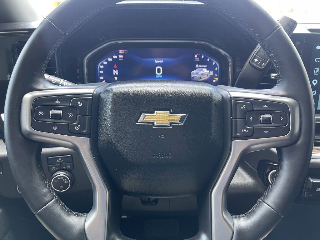 Used 2025 Chevrolet Silverado 1500 LT AWD/4WD image 25