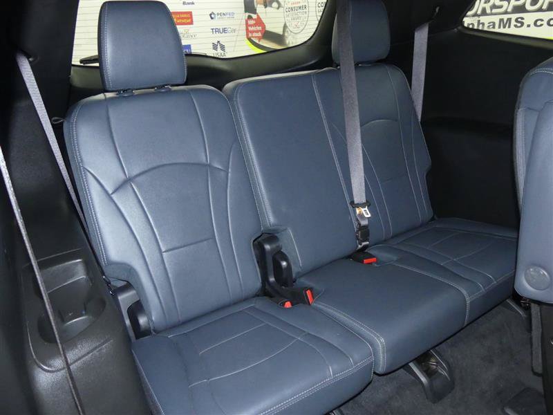 Used 2024 Buick Enclave Premium AWD/4WD image 4