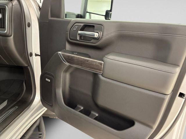 Used 2022 Chevrolet Silverado 2500 LTZ w/ LTZ Convenience Package image 15