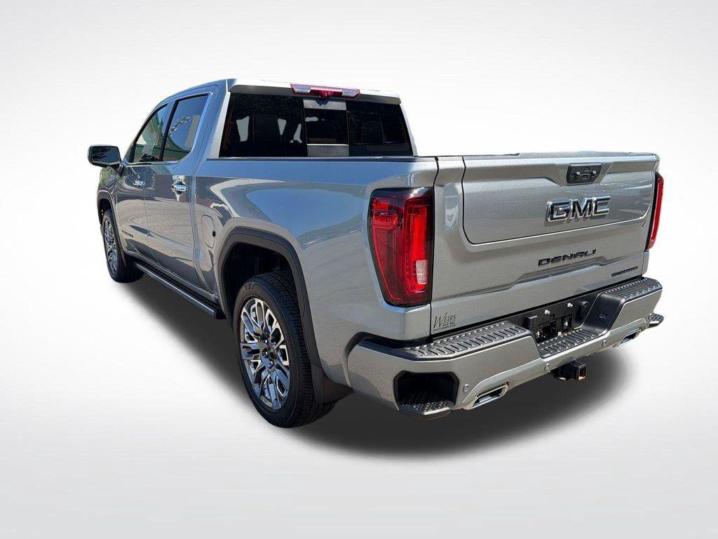 Used 2026 GMC Sierra 1500 Denali Ultimate w/ LPO, Black Badging Package AWD/4WD image 3