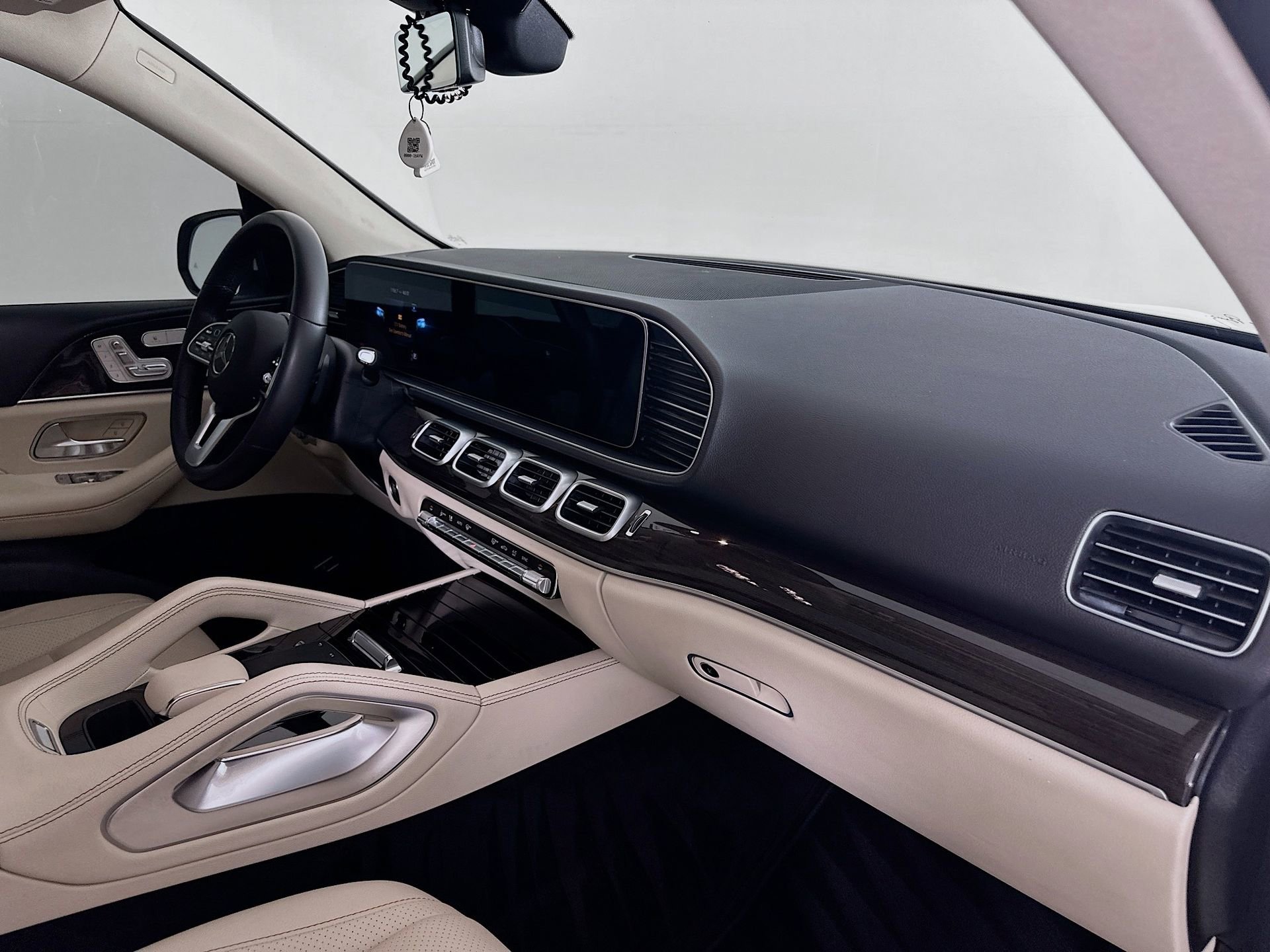 Certified 2022 Mercedes-Benz GLE 350 w/ Premium Package image 31