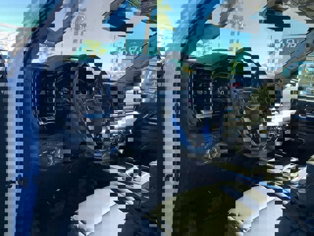 New 2026 GMC Sierra 2500 SLT w/ SLT Premium Package image 15