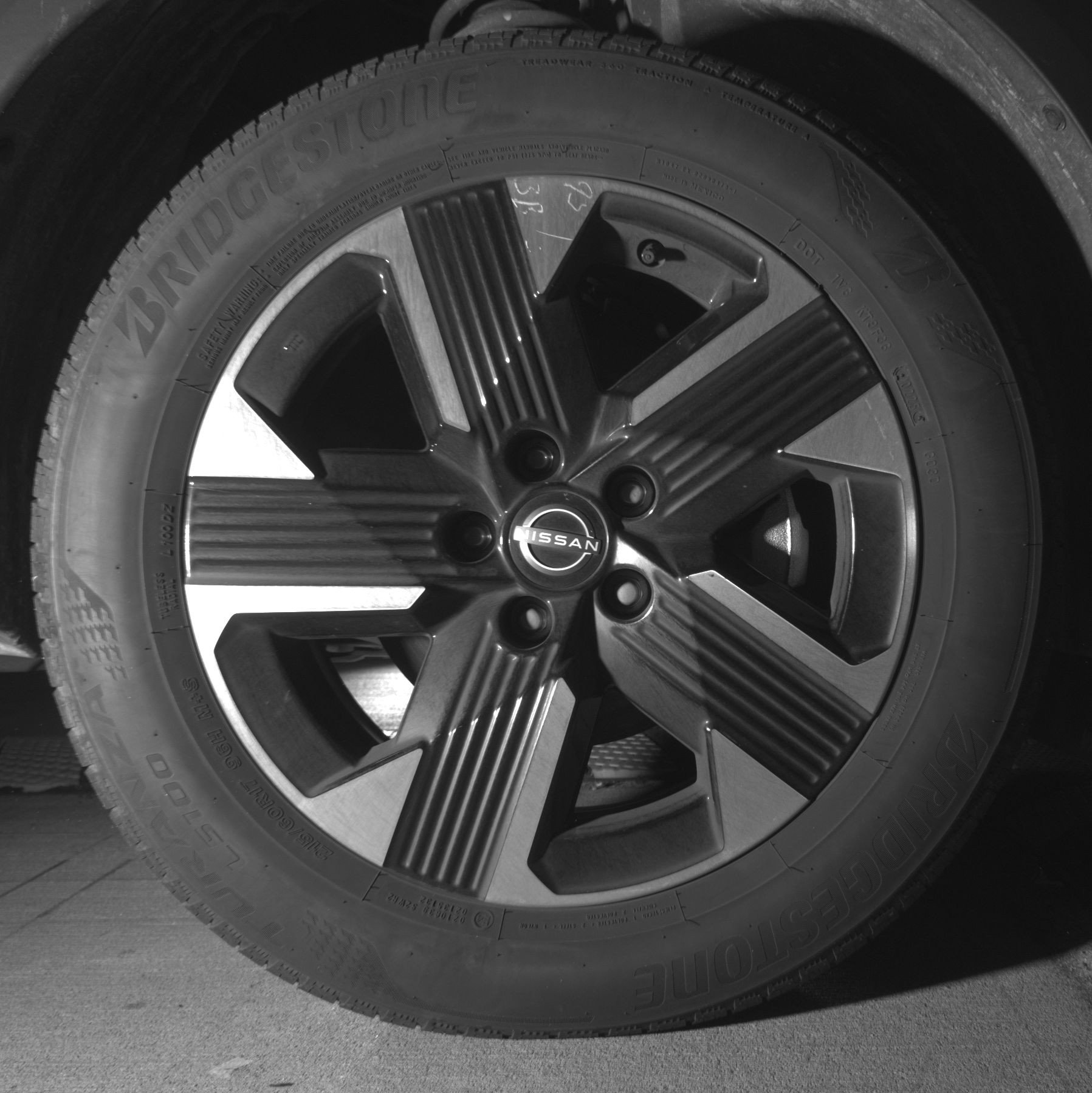 Used 2025 Nissan Kicks SV image 13