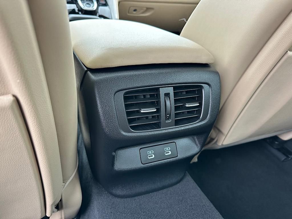 Certified 2025 Acura TLX w/ Technology Package image 25