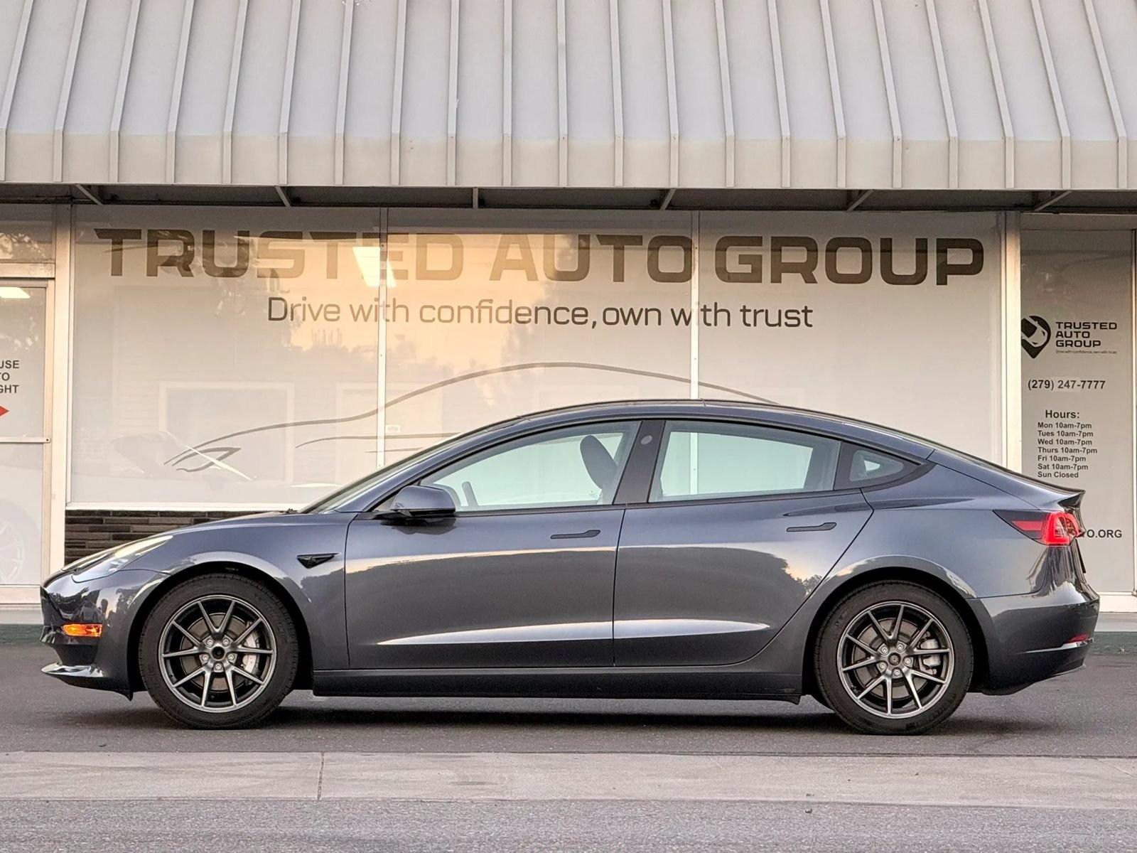 Used 2023 Tesla Model 3 Standard Range RWD image 6