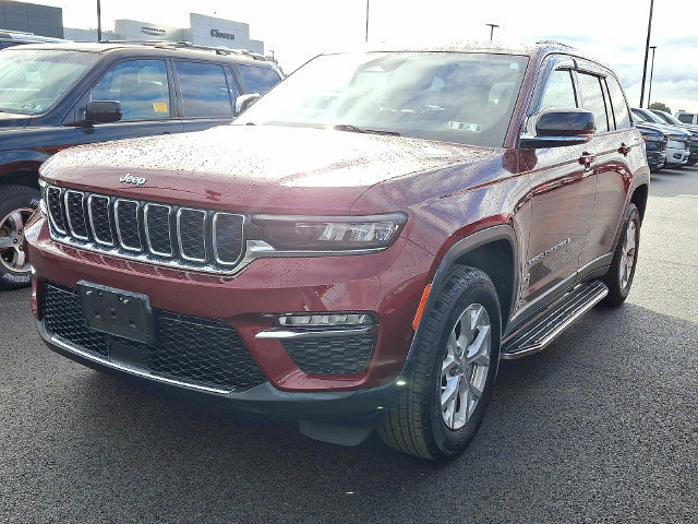 Used 2024 Jeep Grand Cherokee Limited AWD/4WD image 3