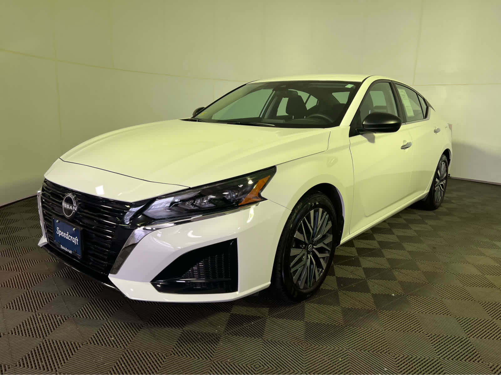 Certified 2025 Nissan Altima 2.5 SV image 3