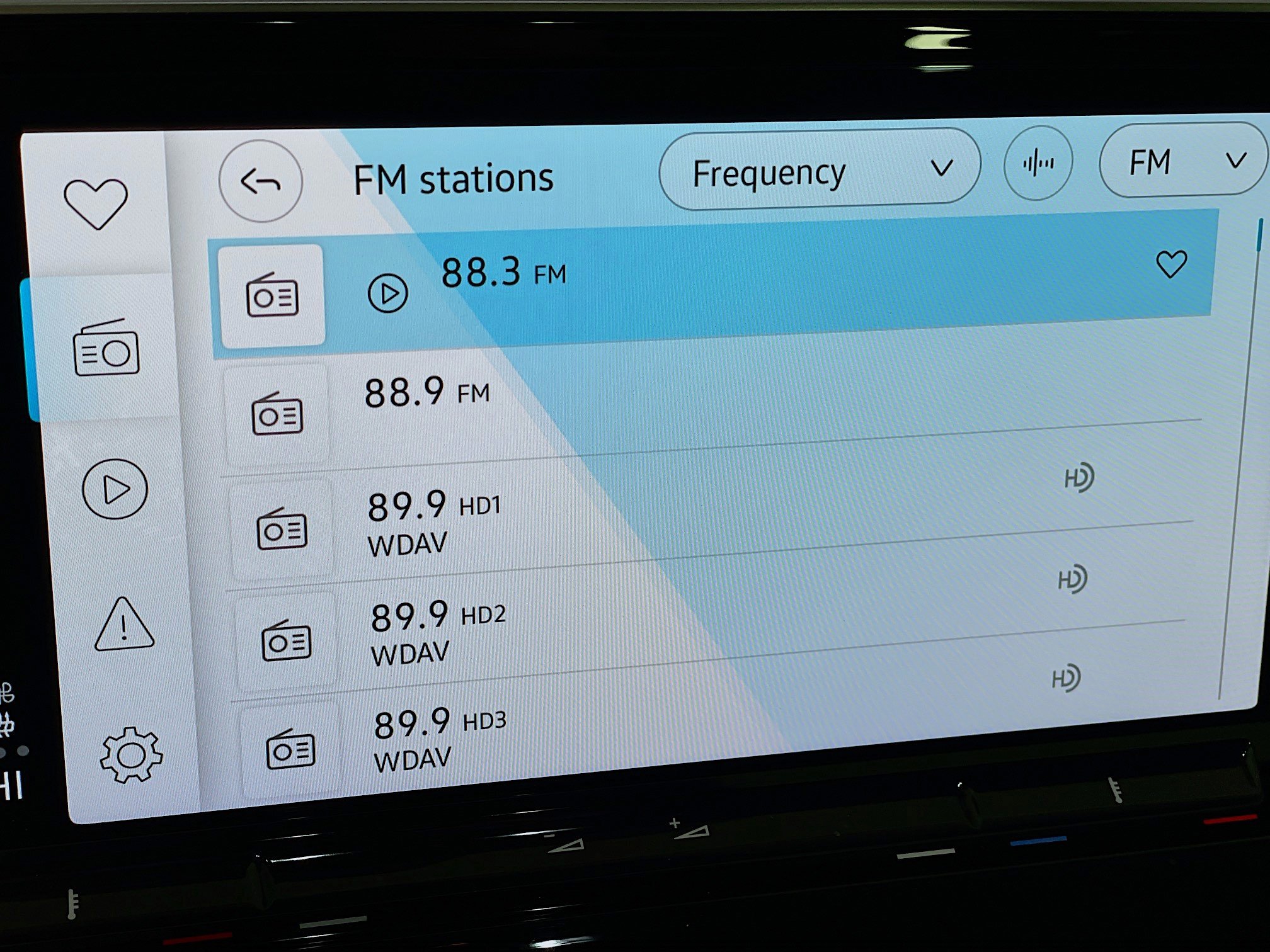 Used 2025 Volkswagen Atlas SE image 21