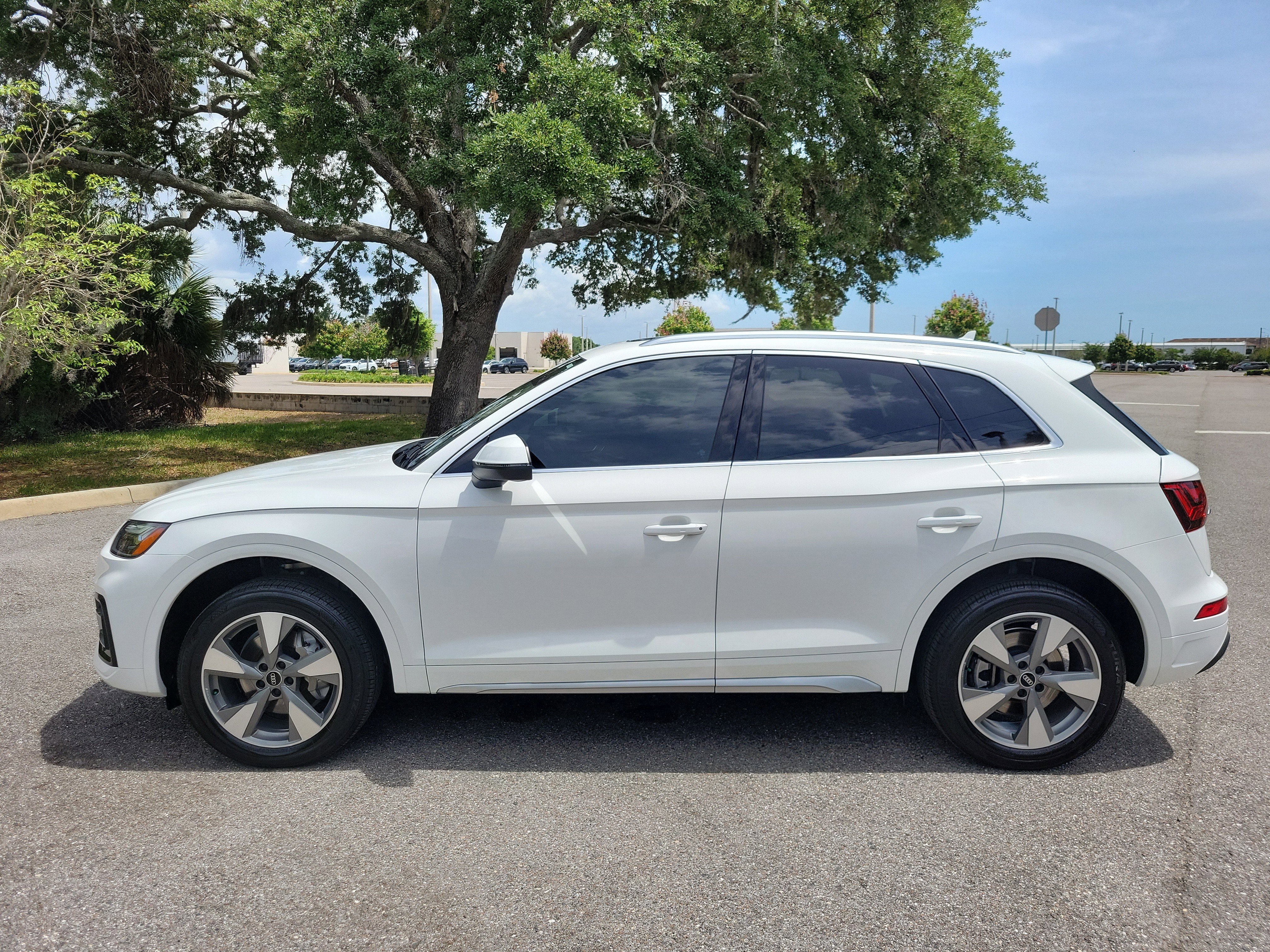 Used 2023 Audi Q5 2.0T Premium w/ Convenience Package AWD/4WD image 7