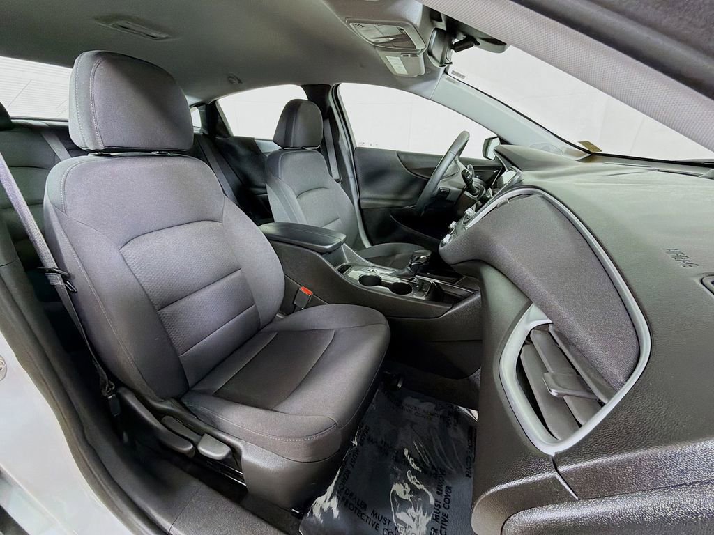 Used 2024 Chevrolet Malibu LT w/ Sport Edition image 24