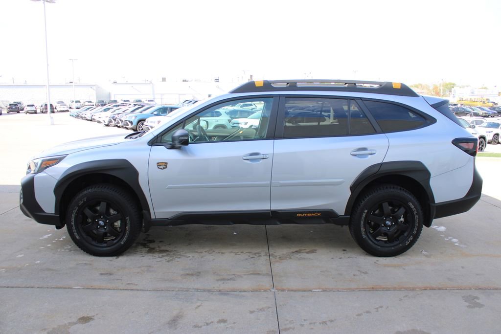 Used 2025 Subaru Outback Wilderness AWD/4WD image 4