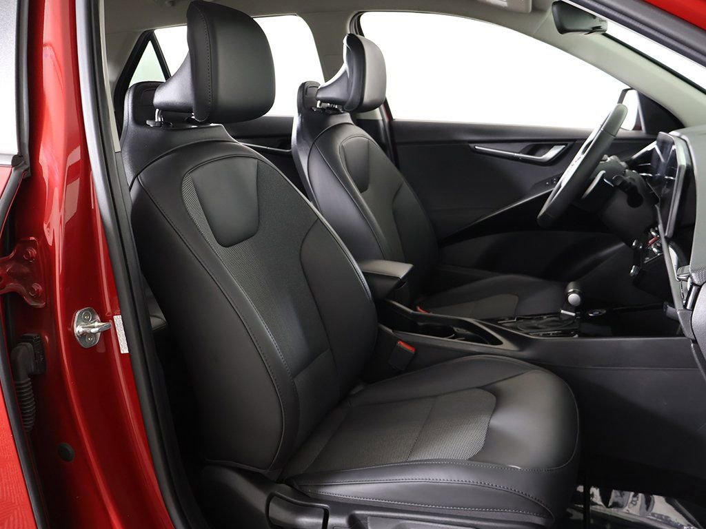 Used 2023 Kia Niro EX image 29