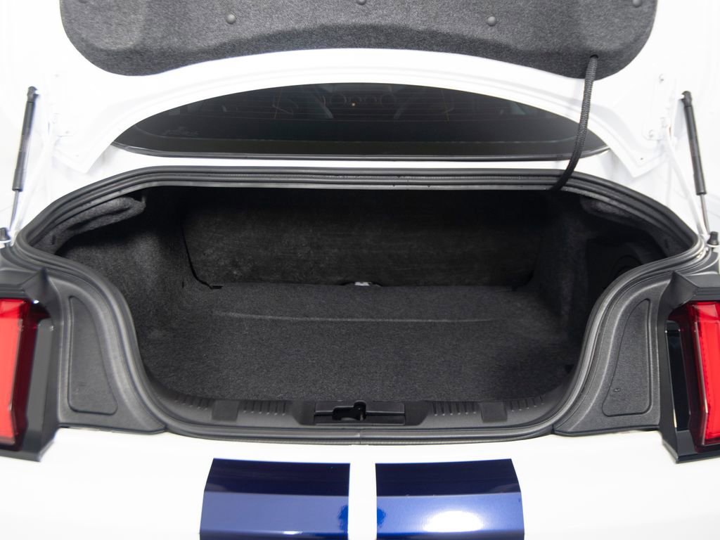 Used 2022 Ford Mustang Shelby GT500 w/ Carbon Fiber Track Pack image 54