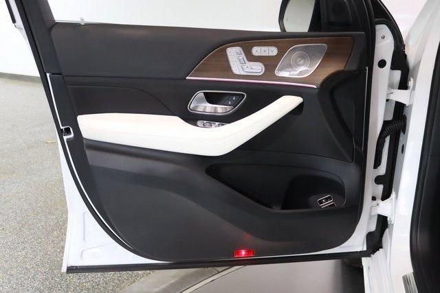 Certified 2025 Mercedes-Benz GLE 450e 4MATIC image 17