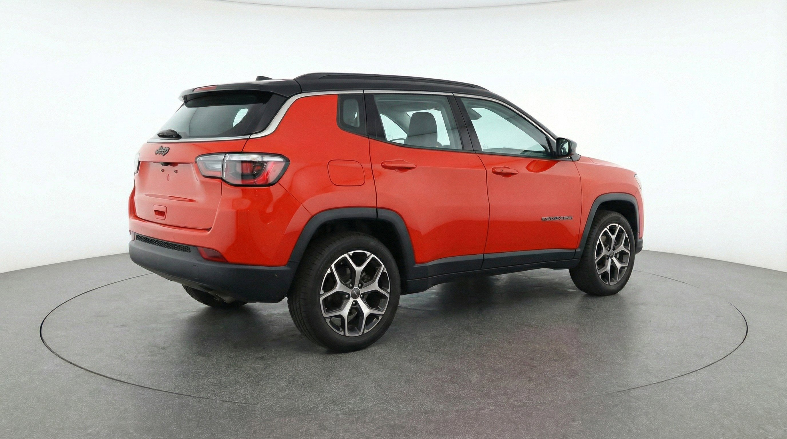 Used 2025 Jeep Compass Limited image 9