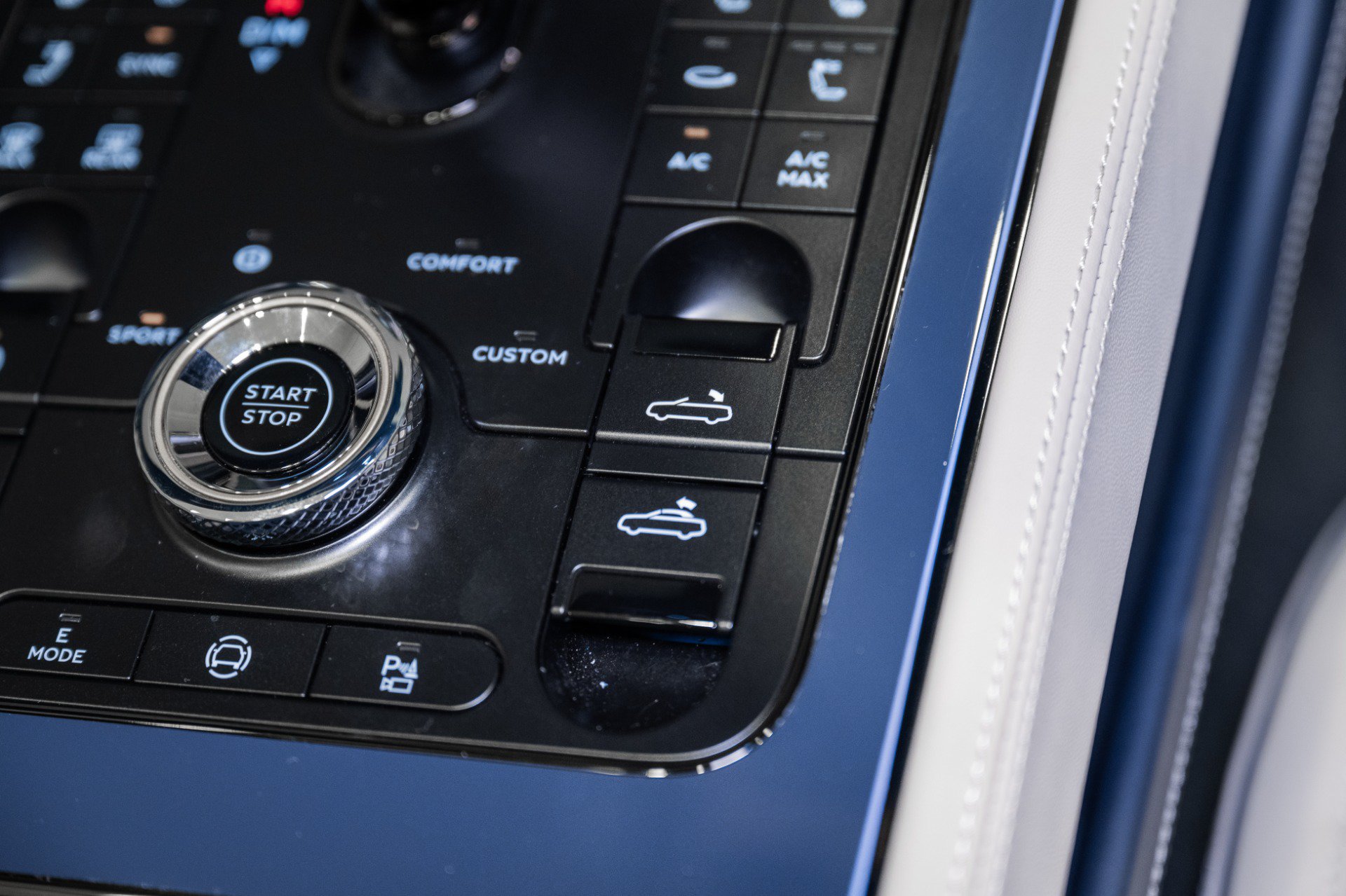 New 2026 Bentley Continental GTC AWD/4WD image 43