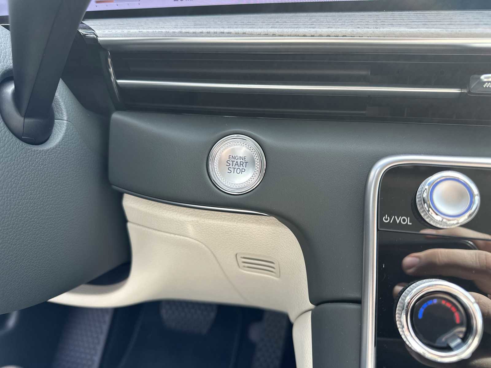 New 2026 Genesis GV80 2.5T Advanced image 24