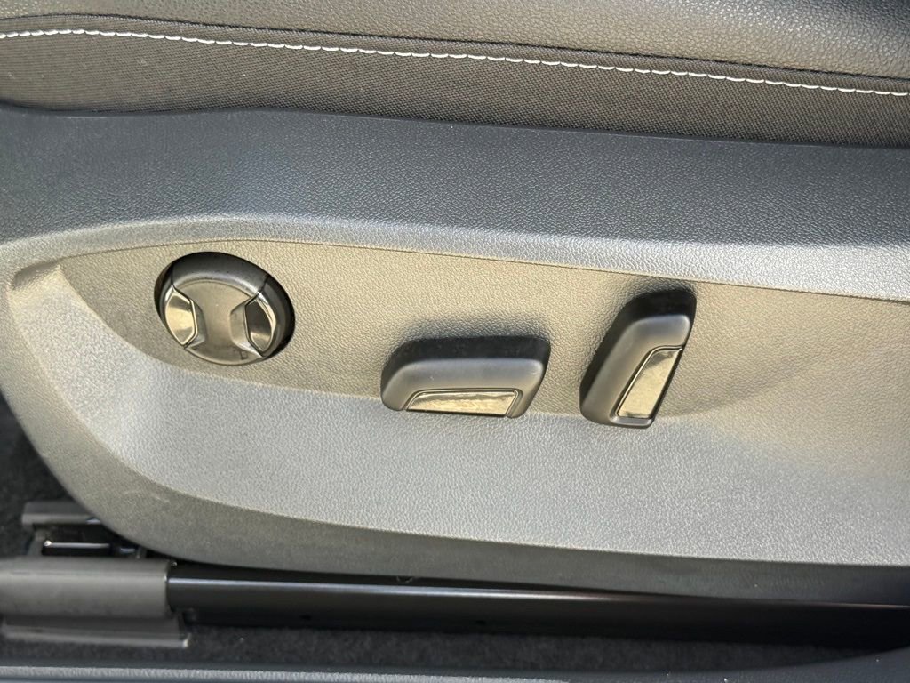 New 2026 Volkswagen Taos SE image 11