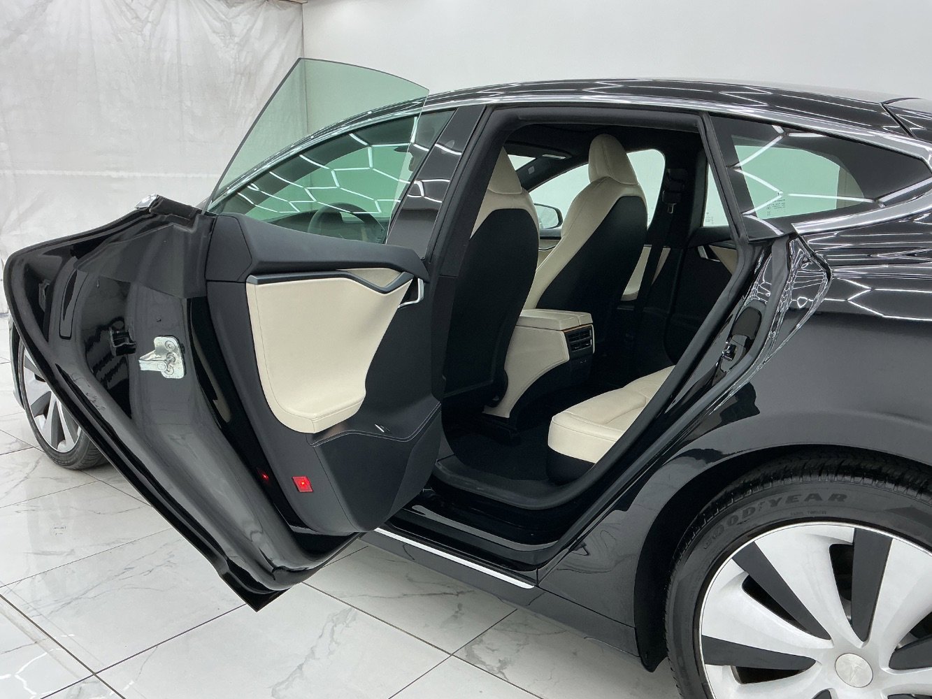Used 2021 Tesla Model S Long Range Plus AWD/4WD image 22