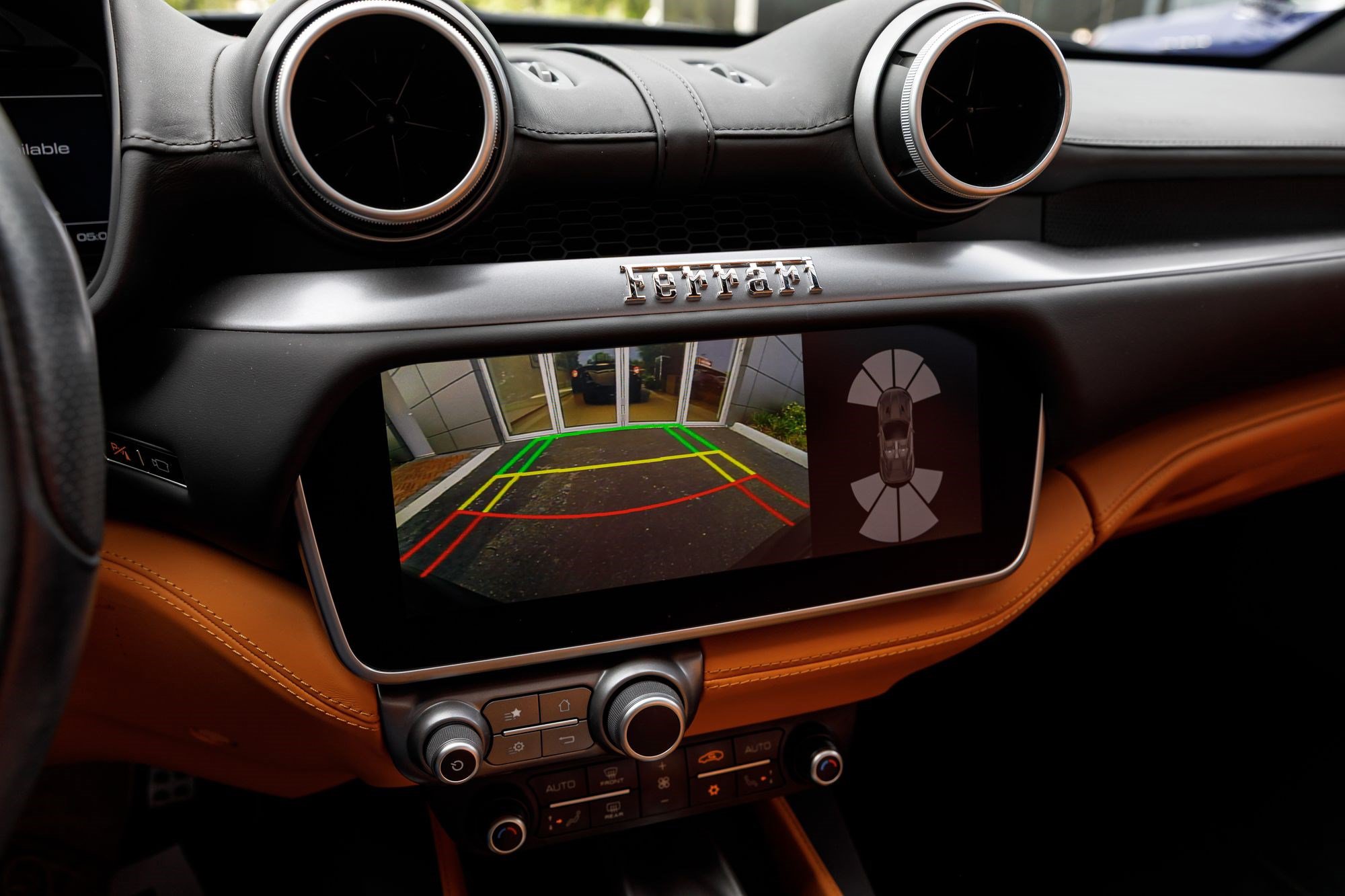 Used 2019 Ferrari Portofino RWD image 31