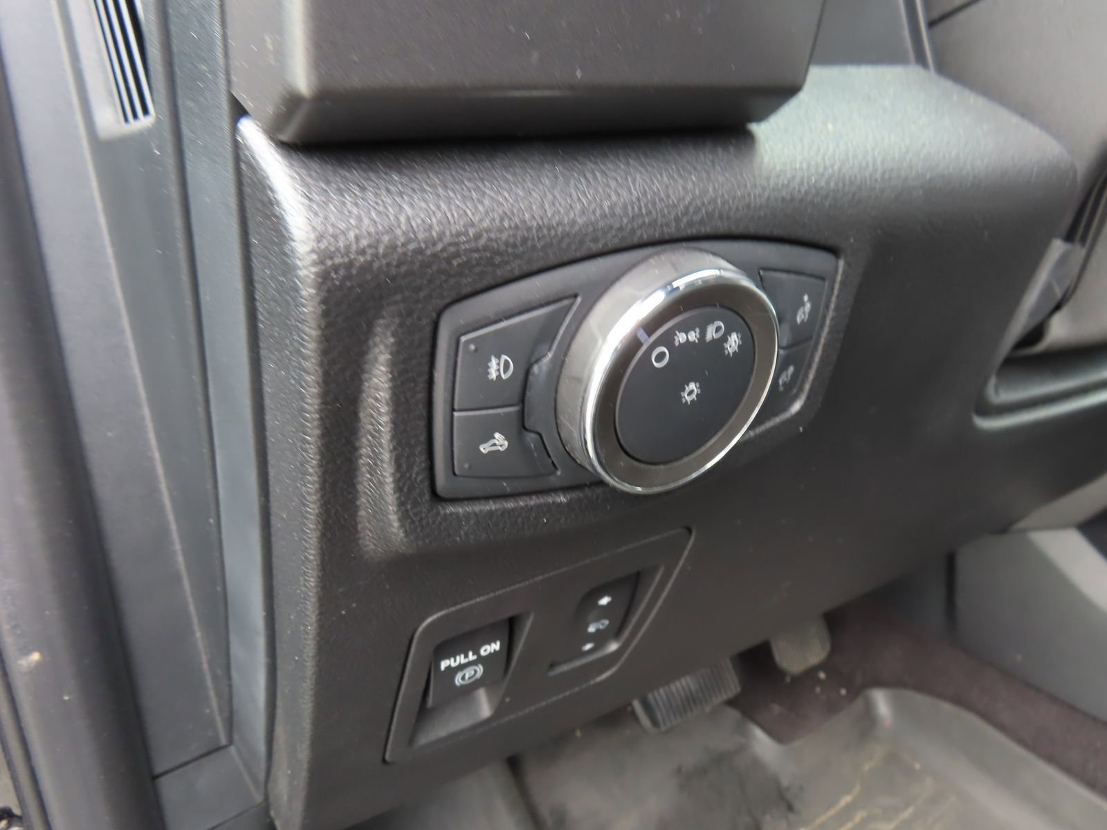 Used 2020 Ford F150 XLT w/ Equipment Group 302A Luxury AWD/4WD image 15