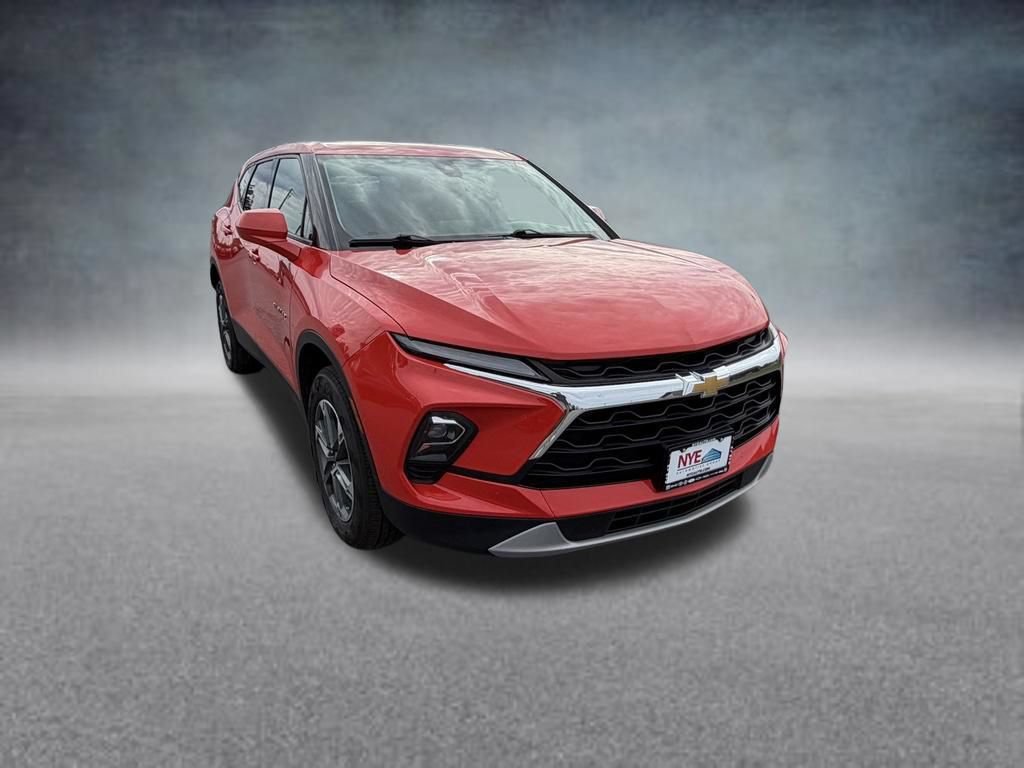 Used 2025 Chevrolet Blazer LT AWD/4WD image 8