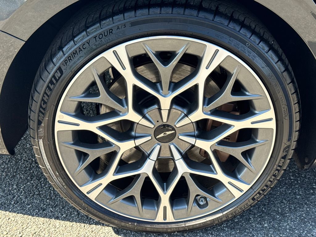 Used 2025 Genesis G90 3.5T image 17