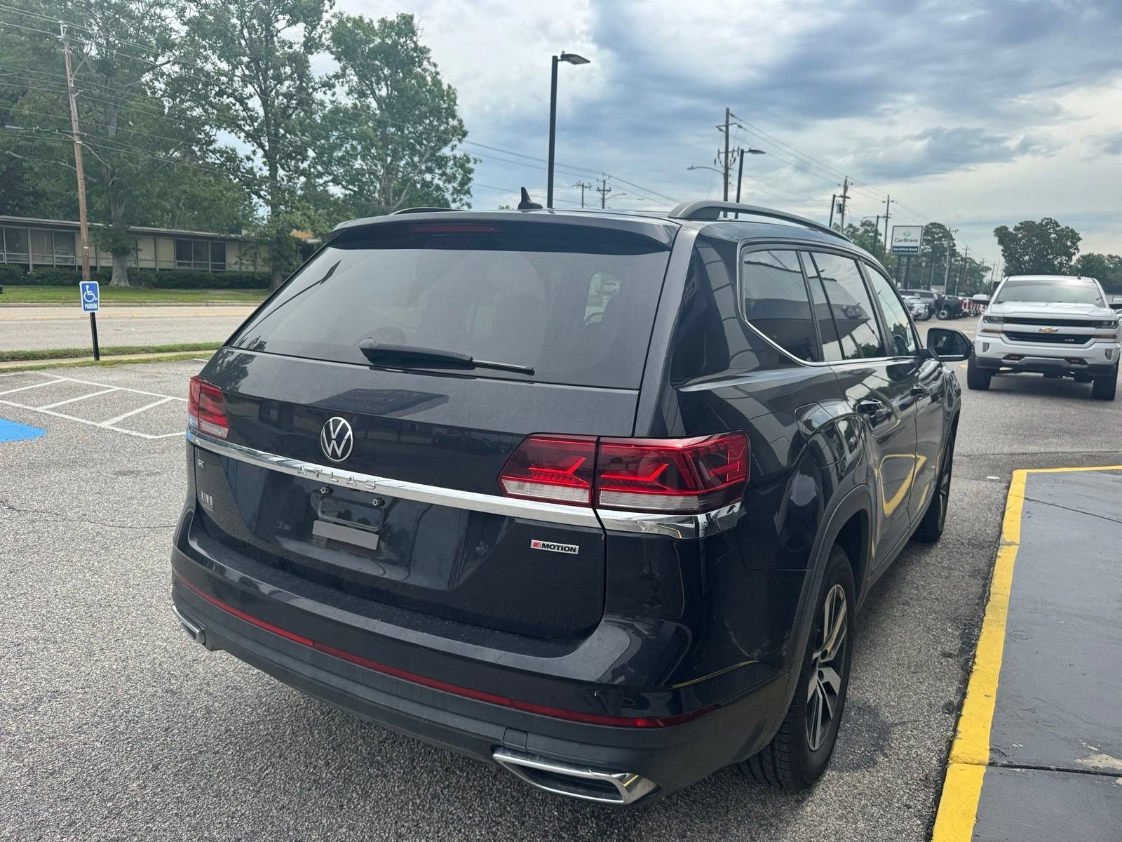 Used 2022 Volkswagen Atlas SE AWD/4WD image 5