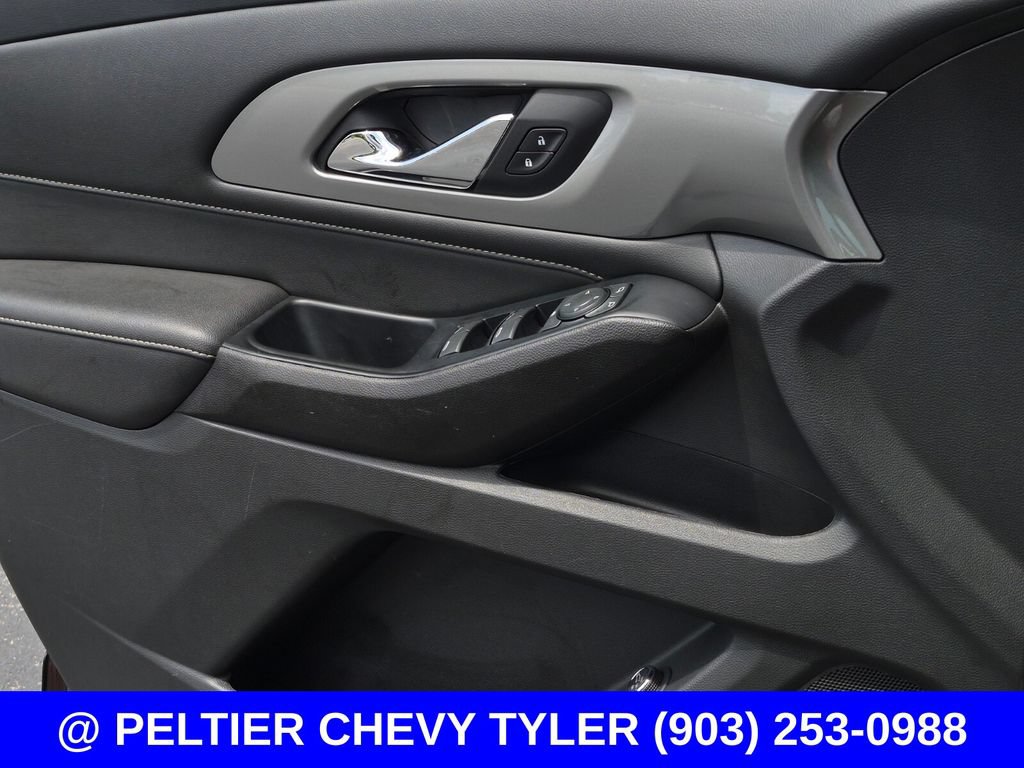 Used 2023 Chevrolet Traverse LT FWD image 31