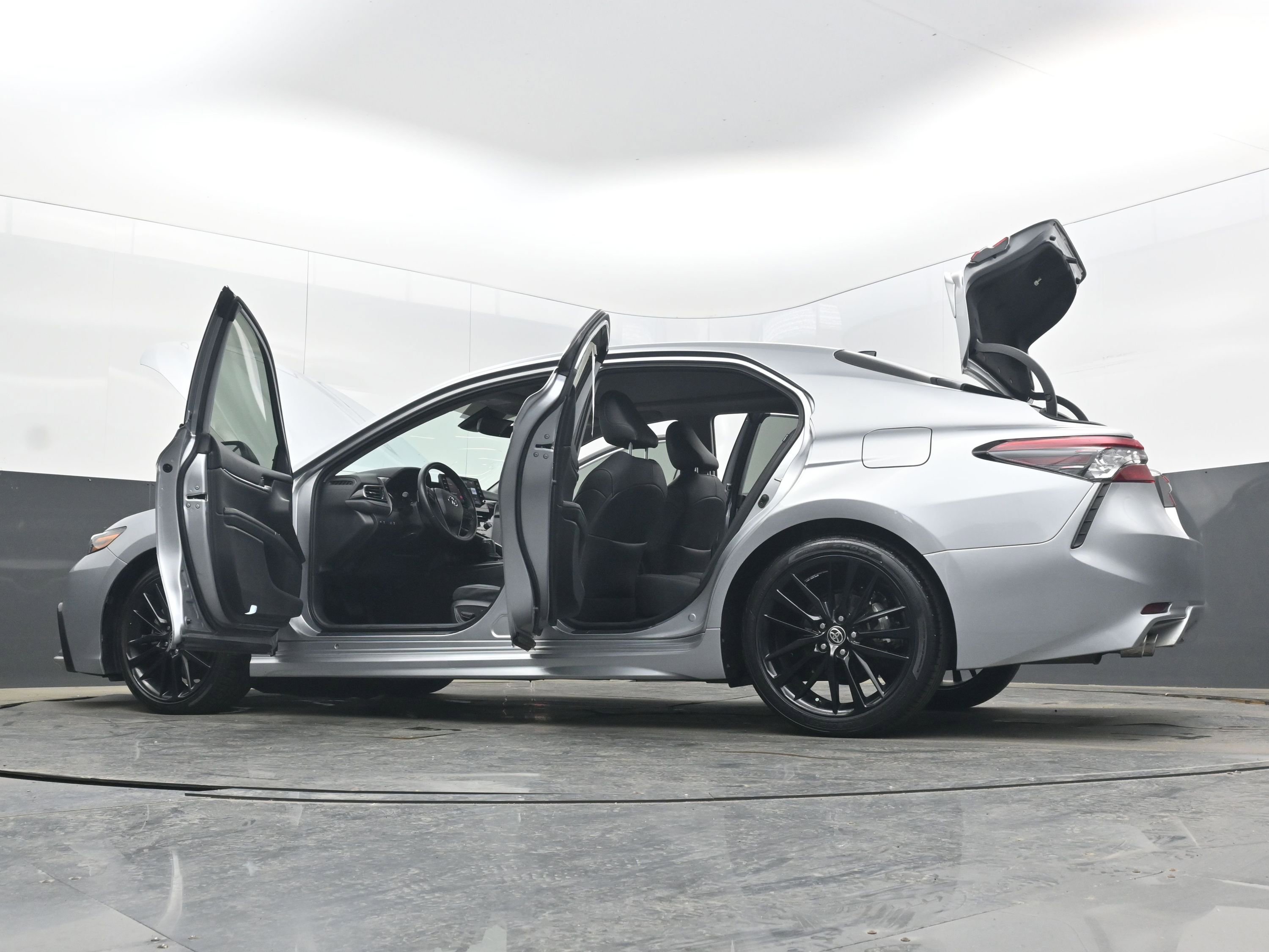 Used 2021 Toyota Camry XSE image 43