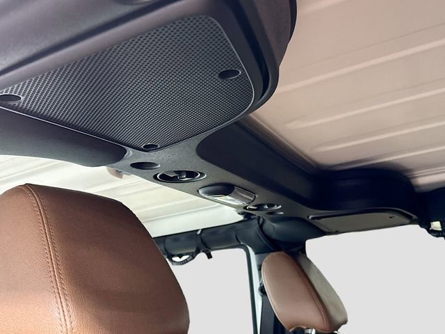 Used 2017 Jeep Wrangler Unlimited Sahara image 25