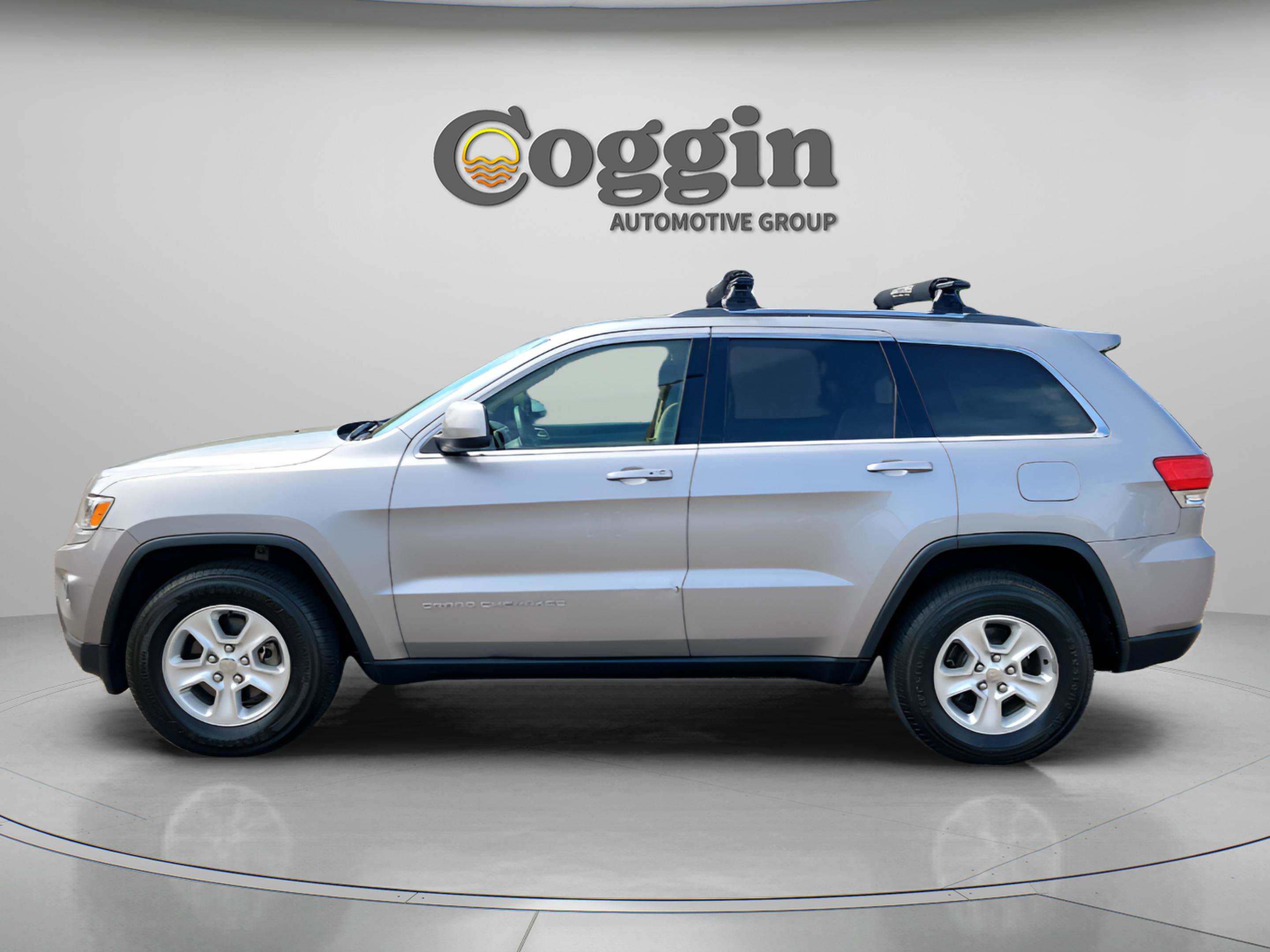 Used 2016 Jeep Grand Cherokee Laredo w/ Quick Order Package 23E image 2