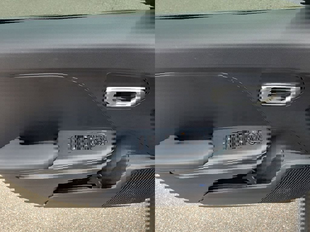 New 2026 Kia K4 LXS image 18