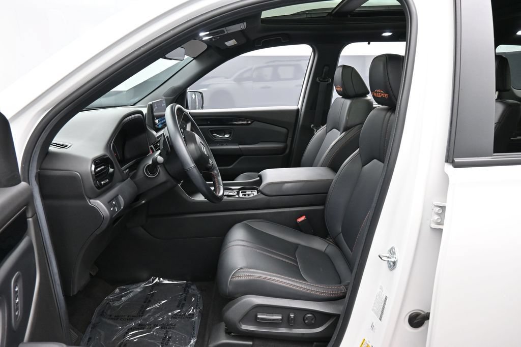 Certified 2025 Honda Pilot TrailSport image 22