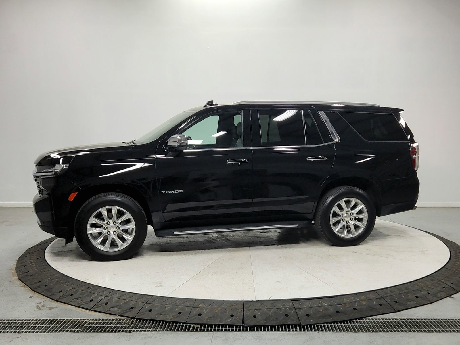 Used 2024 Chevrolet Tahoe Premier image 4