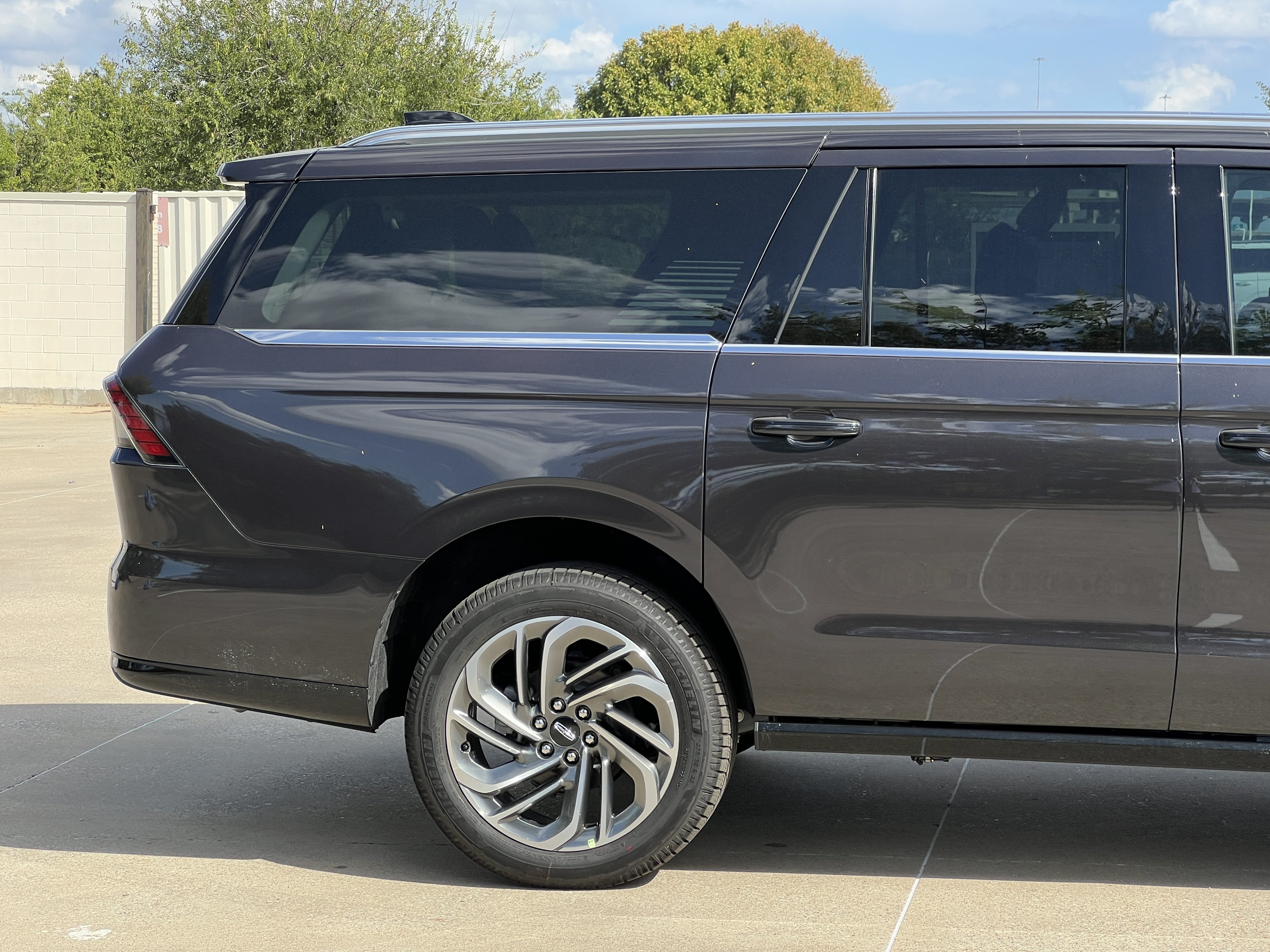 New 2027 Lincoln Navigator L Reserve AWD/4WD image 11