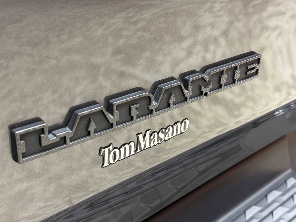Used 2023 RAM 1500 Laramie AWD/4WD image 5