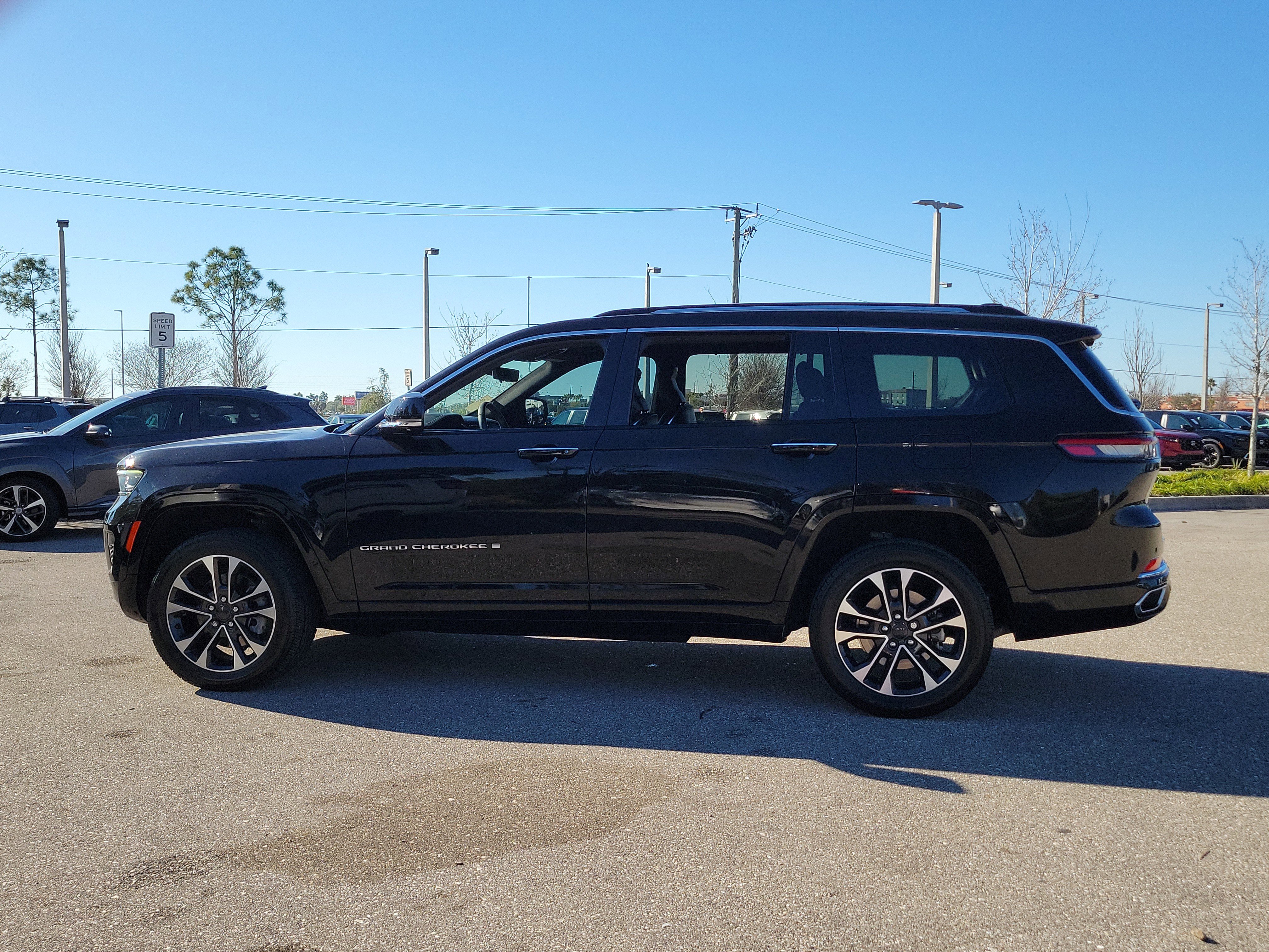 Used 2021 Jeep Grand Cherokee L Overland w/ Advanced Protech Group III image 7