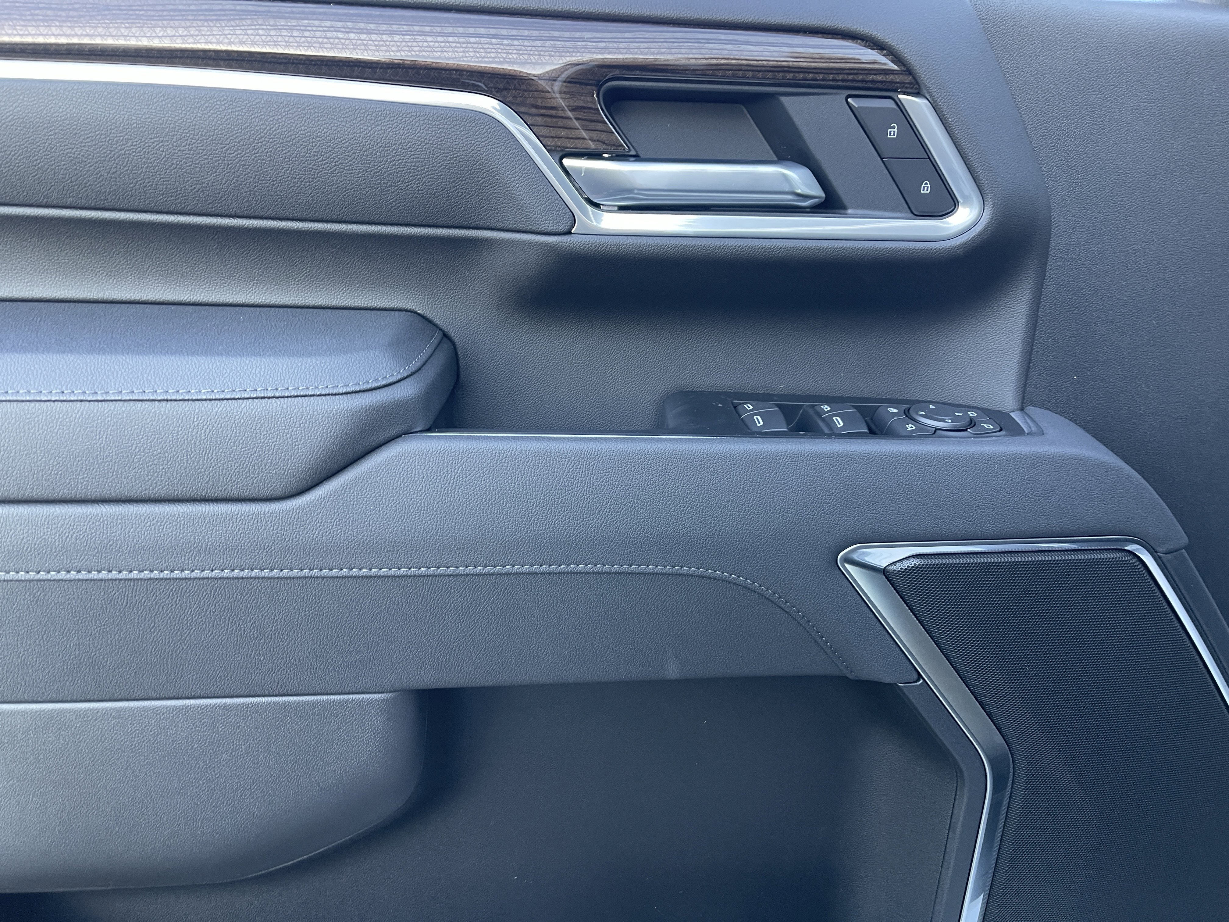 New 2026 Chevrolet Silverado 2500 LT w/ Z71 Chrome Sport Edition image 12