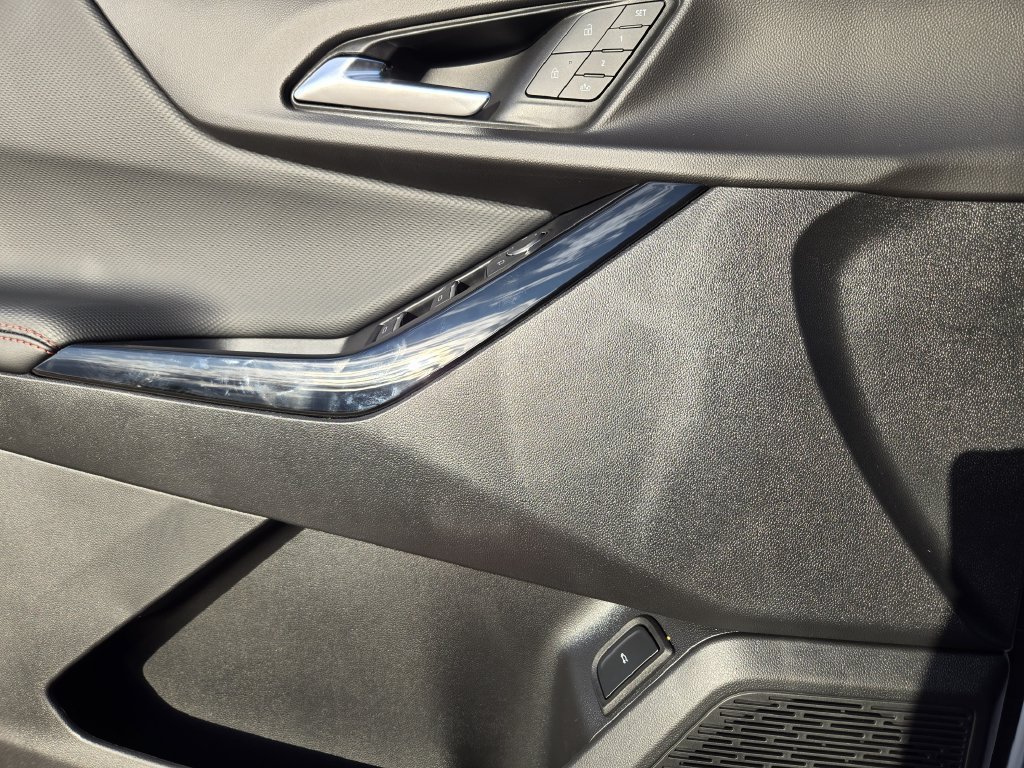 New 2027 Chevrolet Equinox RS w/ Convenience Package III FWD image 12